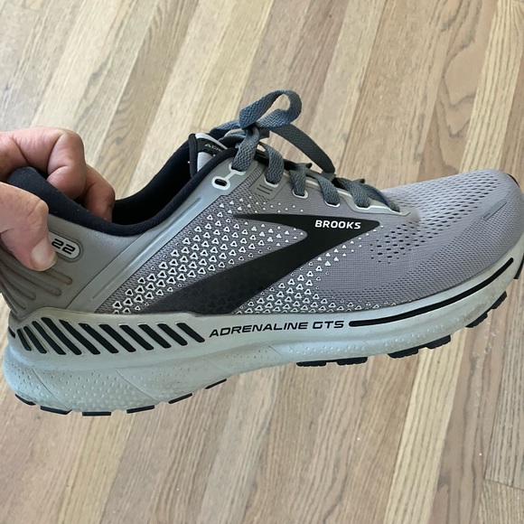 Brooks GTS Adrenaline 22 running shoes - men’s 11 - Picture 2 of 6